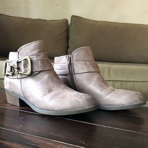 Carlos Santana size 9 ankle booties